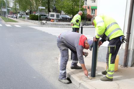 POSTAVITEV NOVIH KOLIČKOV PRED PREHODOM 02 FOTO LJUBO VUKELIČ